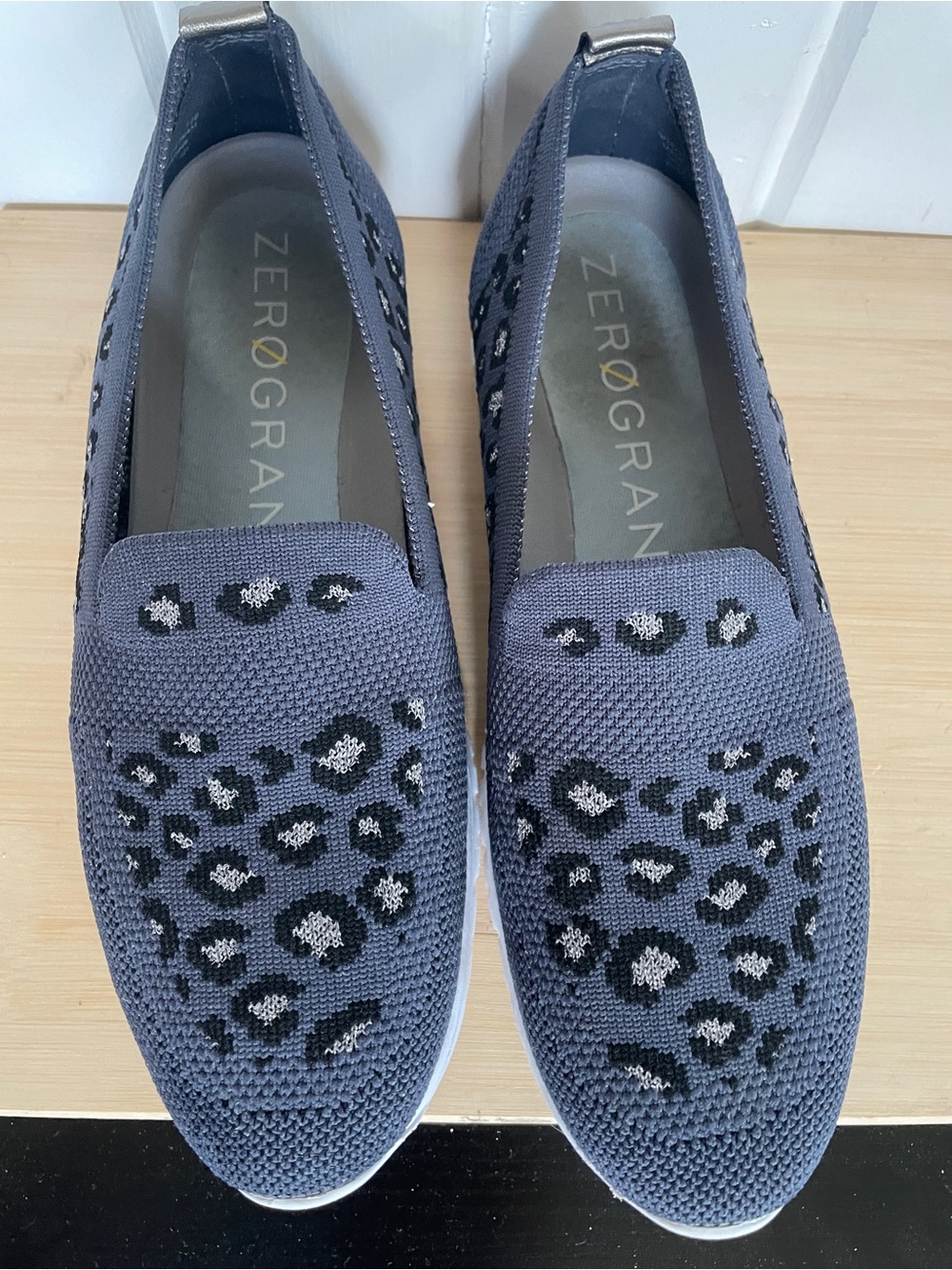 Cole Haan Knit Slip-On Loafers in Charcoal/blue with Black Leopard size 7.5 - Picture 2 of 7